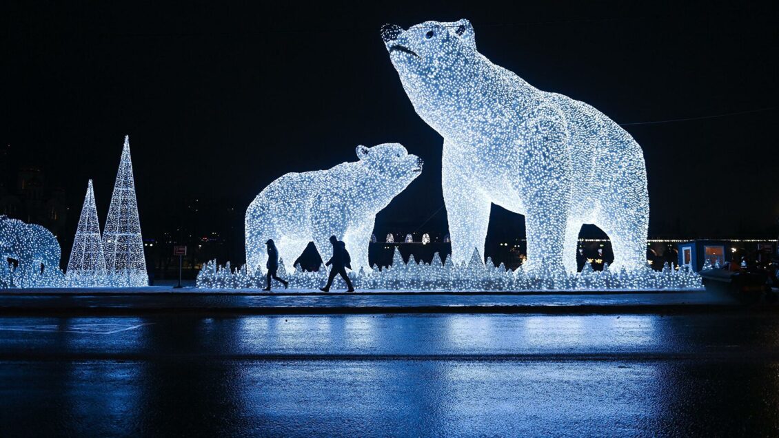 За работой иллюминации в Москве следят более 30 бригад специалистов За работой иллюминации в Москве следят более 30 бригад специалистов