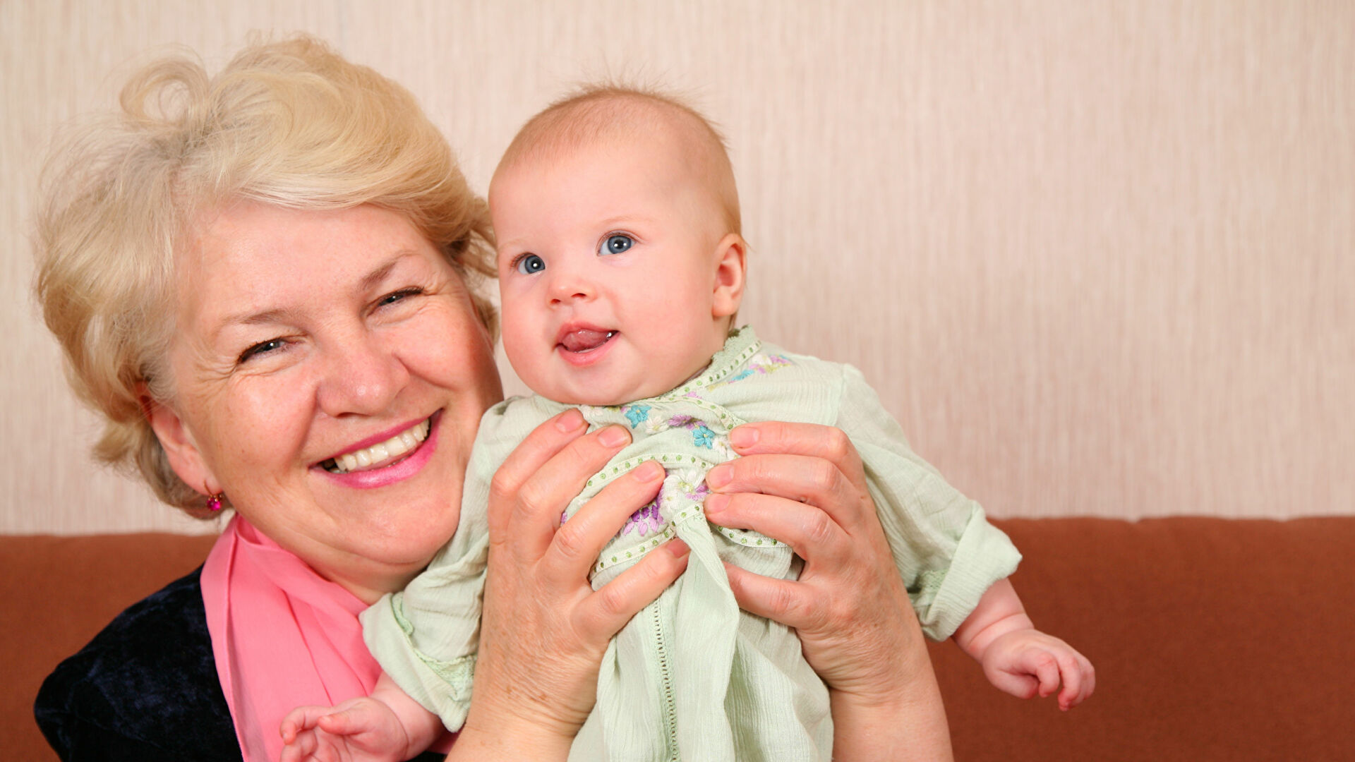 Зачем нужны бабушки. Ученые усомнились в эволюционном преимуществе Зачем нужны бабушки. Ученые усомнились в эволюционном преимуществе
