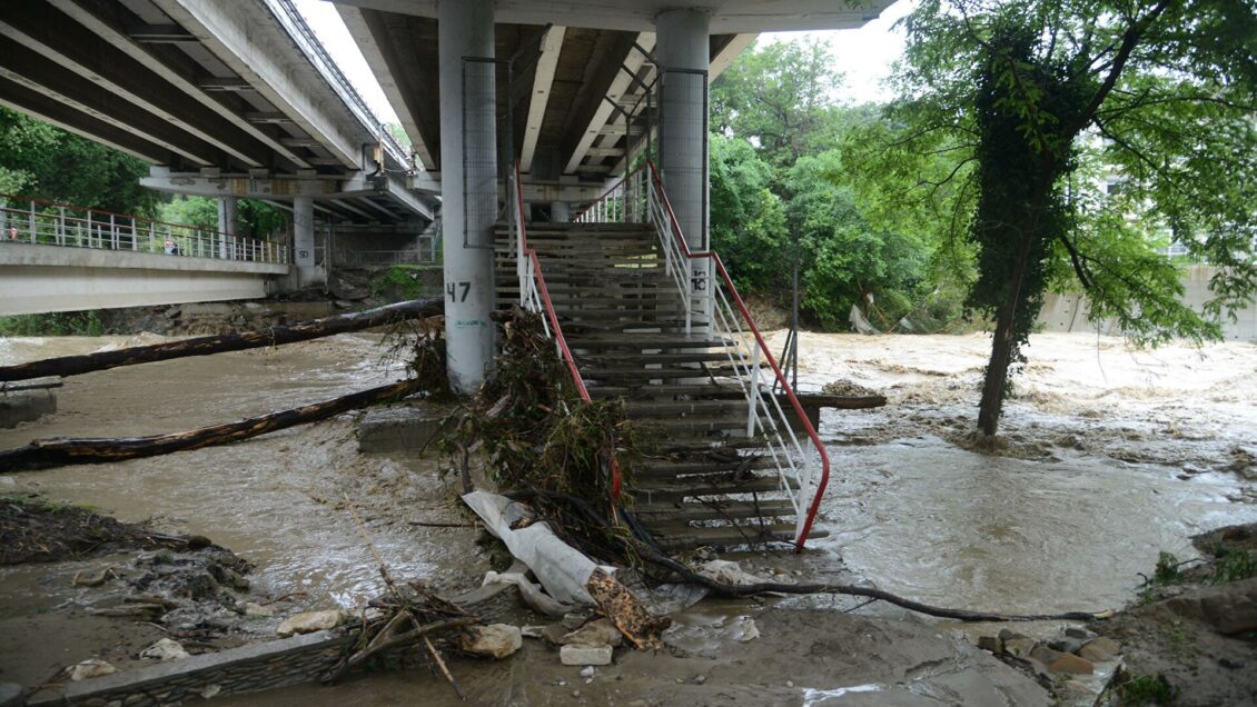 Россиян предупредили о сильных землетрясениях в двух регионах в этом году Россиян предупредили о сильных землетрясениях в двух регионах в этом году