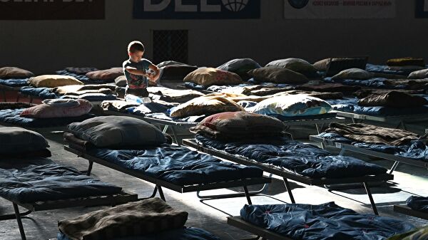 Беженцев из Донбасса готовы принять 44 региона Беженцев из Донбасса готовы принять 44 региона