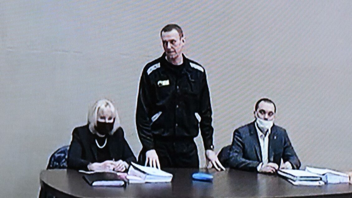 Прокурор заявил, что Навальный за пять лет потратил восемь миллионов рублей Прокурор заявил, что Навальный за пять лет потратил восемь миллионов рублей