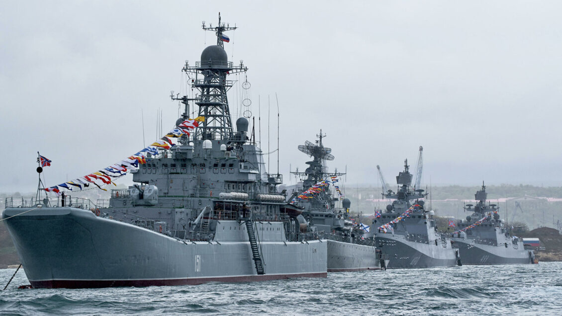 Экипаж украинского патрульного катера "Прилуки" провел учения со стрельбами в Черном море Экипаж украинского патрульного катера "Прилуки" провел учения со стрельбами в Черном море