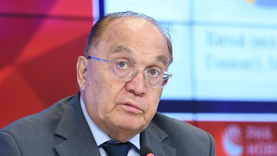 Онищенко призвал уголовно наказать отца студентки МГУ Тепляковой Онищенко призвал уголовно наказать отца студентки МГУ Тепляковой