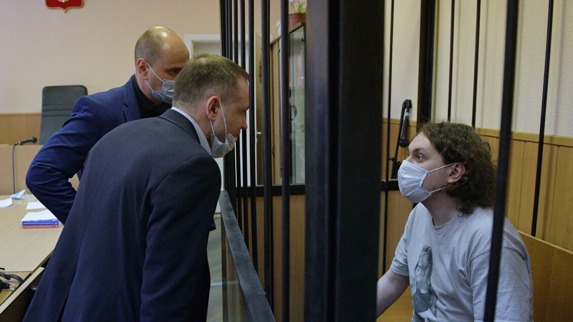 Петербургский суд продлил Хованскому запрет на использование интернета Петербургский суд продлил Хованскому запрет на использование интернета