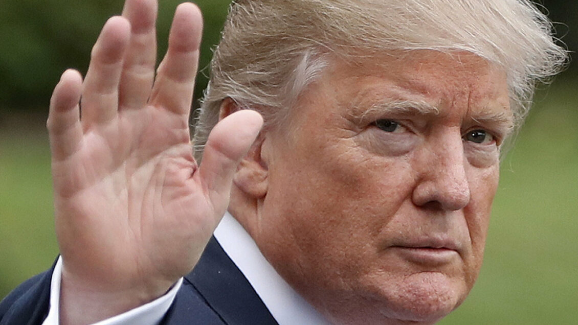 Экс-президент Трамп хотел бы увидеть расшифровку телефонной беседы Байдена и Зеленского Экс-президент Трамп хотел бы увидеть расшифровку телефонной беседы Байдена и Зеленского