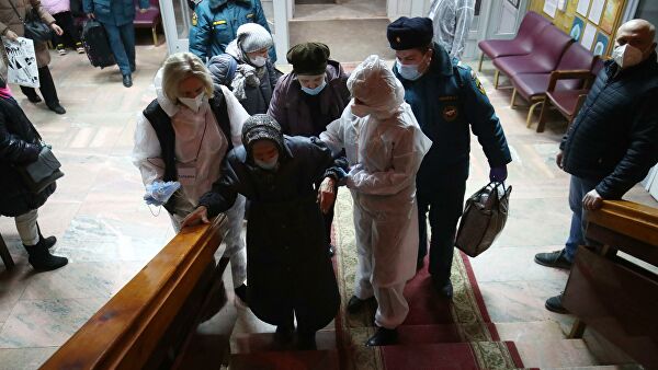 Беженцев из Донбасса готовы принять 44 региона Беженцев из Донбасса готовы принять 44 региона