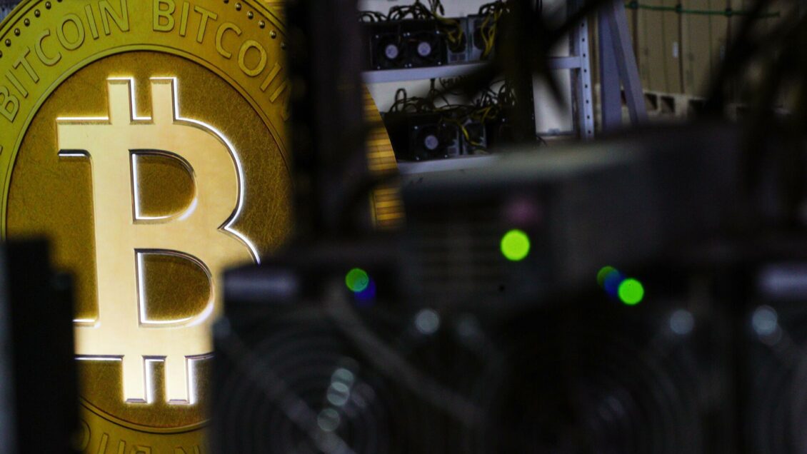 Потанин: следует разделить понятия ЦФА и криптовалюты как суррогата денег