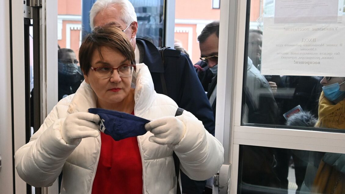 Экс-депутат Галямина получила 30 суток за призывы к несогласованным акциям Экс-депутат Галямина получила 30 суток за призывы к несогласованным акциям