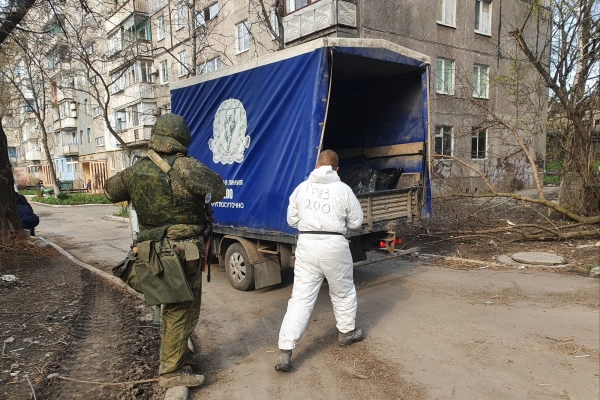 Десятки тел мирных жителей нашли военные следователи в больнице Мариуполя Десятки тел мирных жителей нашли военные следователи в больнице Мариуполя