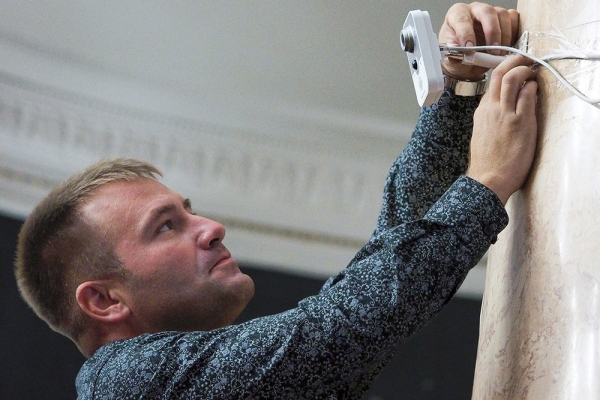 Суд не стал возражать против видеокамеры, которую в подъезде поставил арендатор