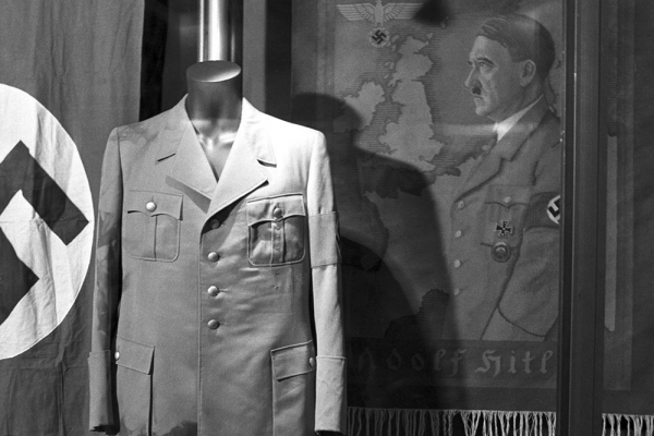 ФСБ обнародовала архивные документы о самоубийстве Гитлера