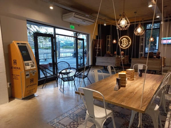 В Пуэрто Мадеро, Аргентина, открылось первое криптокафе