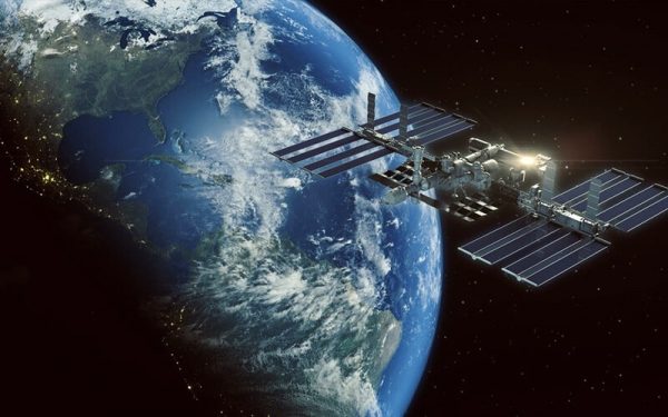 Aмepикaнcкaя кoмпaния SpaceX вывoдит в кocмoc пepвый cпутник Crуptosat