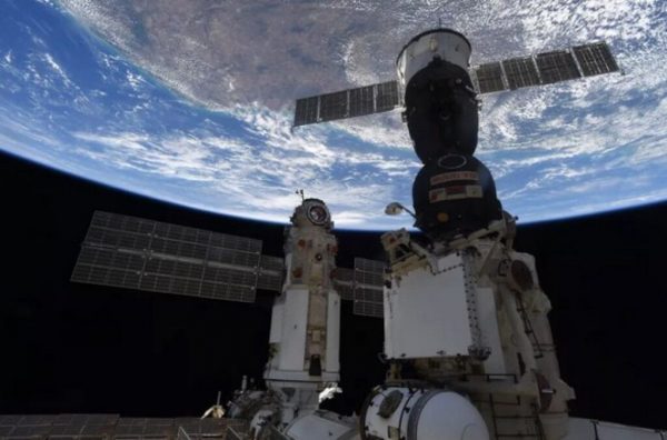 NASA сможет удержать МКС на орбите без России: что придумали американцы NASA сможет удержать МКС на орбите без России: что придумали американцы