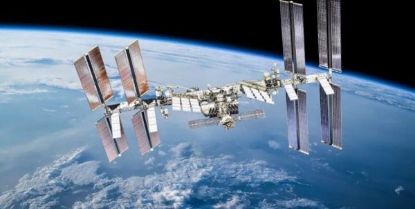 NASA сможет удержать МКС на орбите без России: что придумали американцы NASA сможет удержать МКС на орбите без России: что придумали американцы