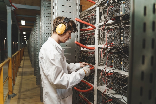 У последней черты: от Газпрома до Биткойна У последней черты: от Газпрома до Биткойна