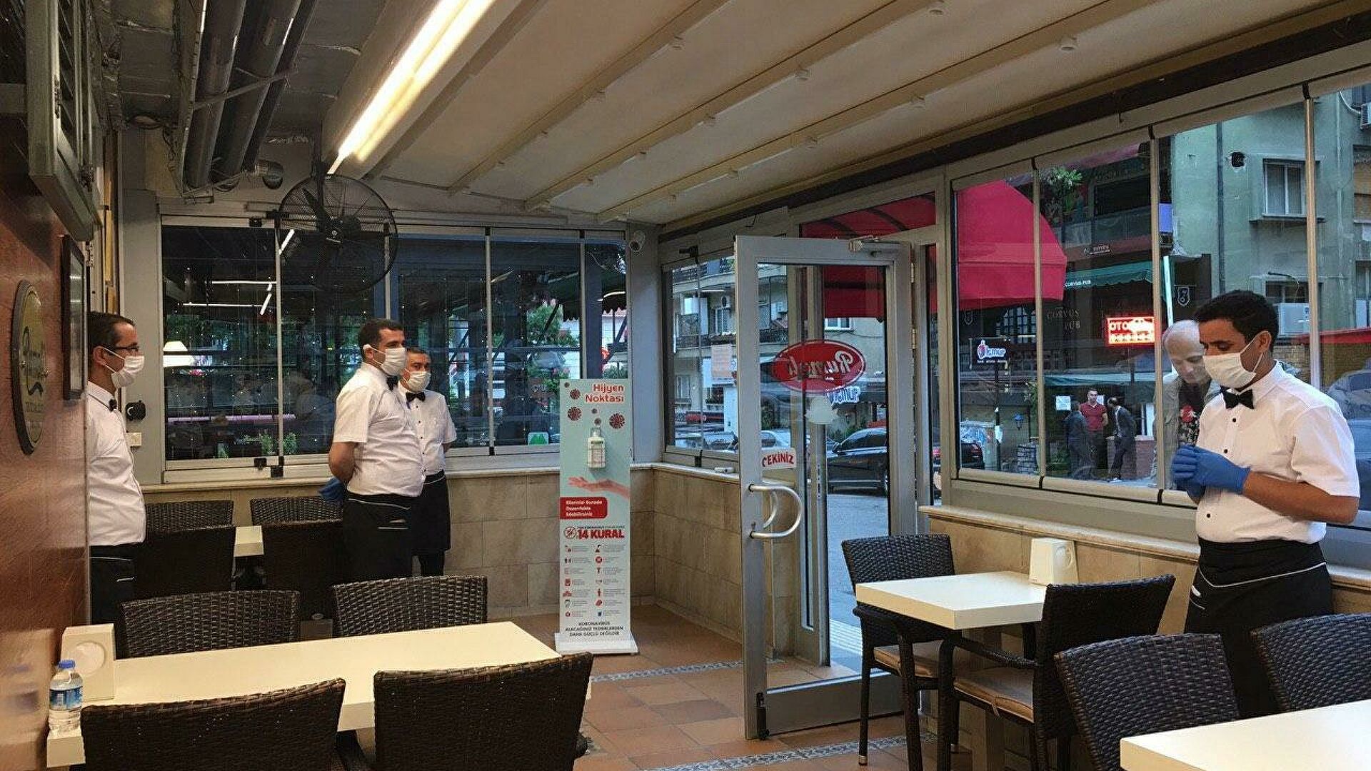 Россия продлила приостановку авиасообщения с Турцией, сообщил источник