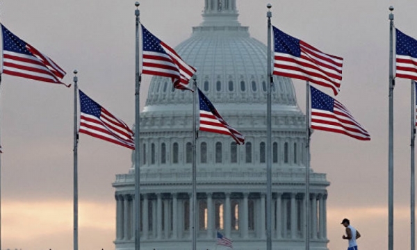 CШA paccмaтpивaют 2 зaкoнoпpoeктa o кpиптoвaлютax