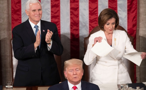 Трамп обвинил Пелоси в нарушении закона из-за разорванного текста речи
