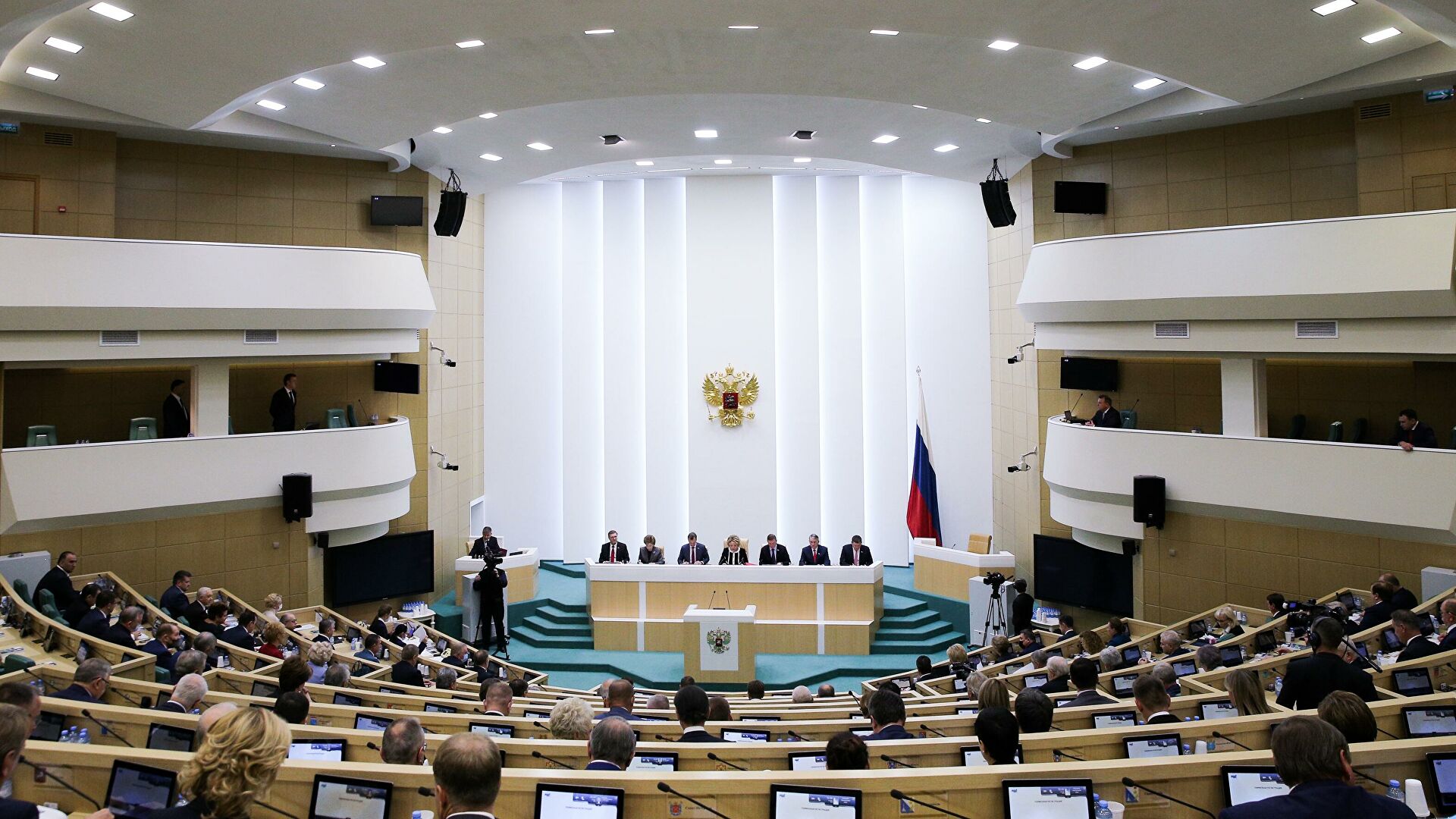 В Госдуме ответили на вопрос, введут ли режим нерабочих дней для депутатов