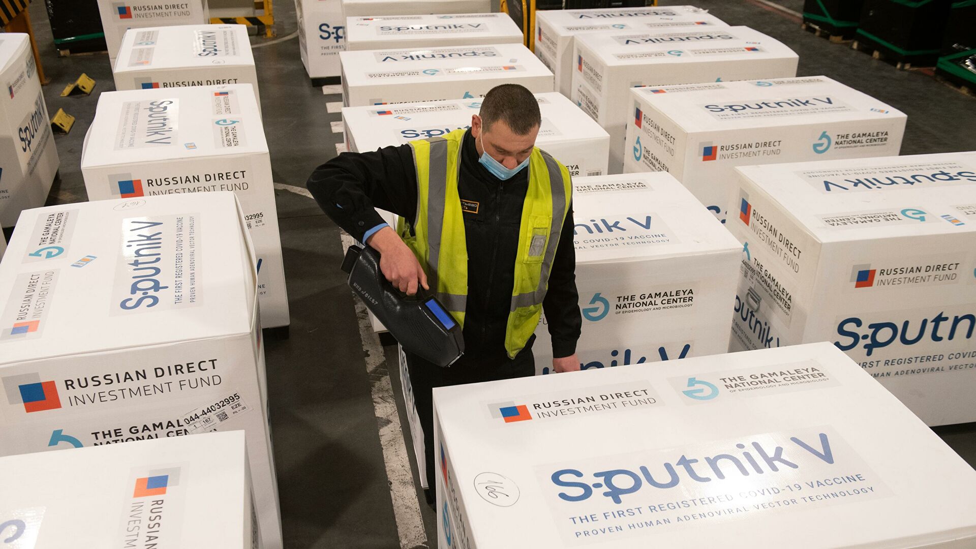 В Венесуэлу доставили третью партию вакцины "Спутник V"