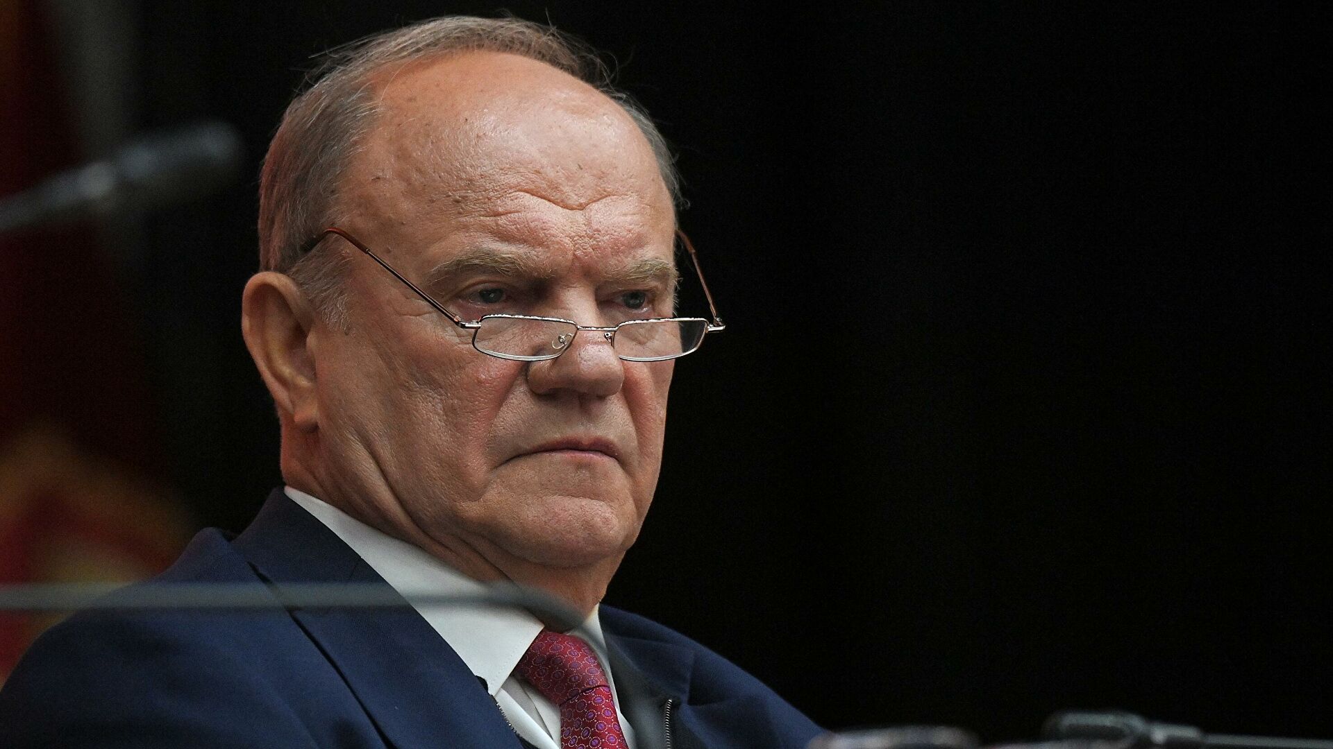 Зюганов назвал малограмотными желающих похоронить Ленина Зюганов назвал малограмотными желающих похоронить Ленина