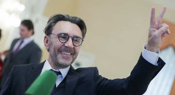 Сергей Шнуров стал генеральным продюсером телеканала (ВИДЕО) Сергей Шнуров стал генеральным продюсером телеканала (ВИДЕО)