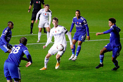 «Лестер» разгромил «Лидс» и вышел на второе место в АПЛ