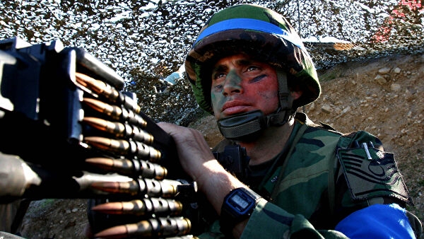 Турецкие солдаты начали строить КПП под Алеппо, пишут СМИ