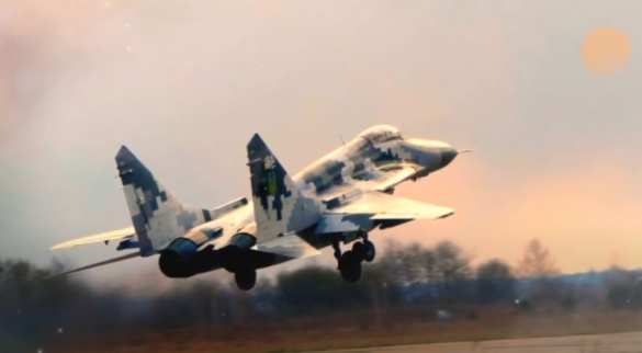 Украинский истребитель перехватил самолёт на границе Украинский истребитель перехватил самолёт на границе