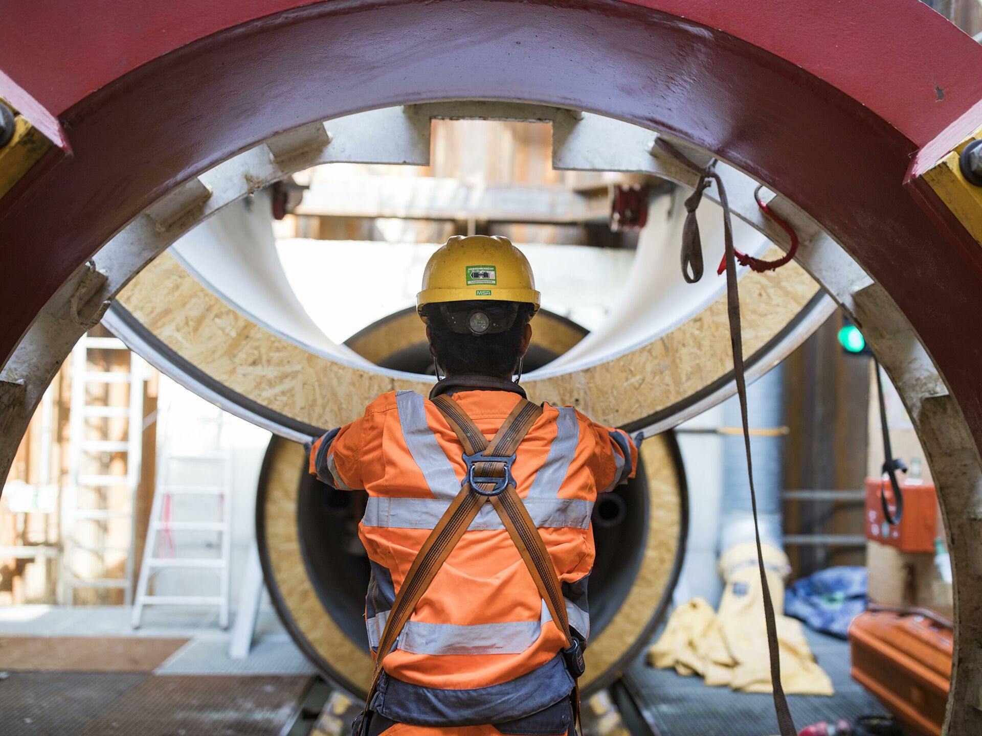 Байден сменил курс: танкеры с газом гонят в замерзающую Европу