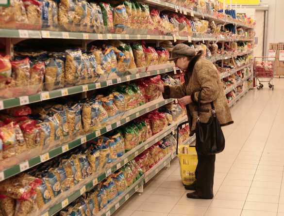 Нуждающихся россиян предложили поддержать продуктами: цены будут расти