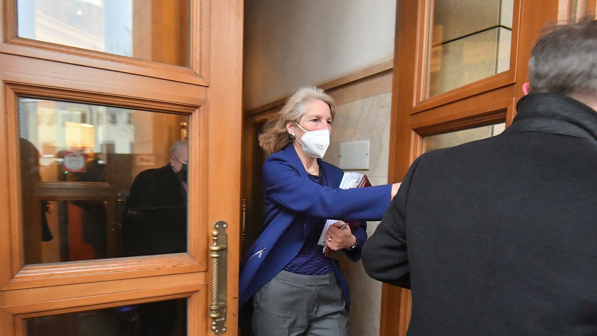 Источник: Козак и Донфрид продолжат взаимодействие по имплементации Минских соглашений Источник: Козак и Донфрид продолжат взаимодействие по имплементации Минских соглашений